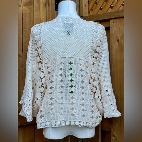 🆕 FARM Rio 🧿 NWT Off White Crochet Long Sleeve Blouse with Batwings, Sz M - Picture 6 of 15